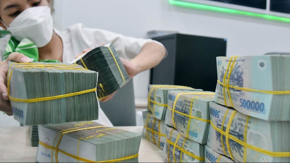 Dịp cuối năm, ngân hàng dồn dập xử lý nợ xấu để làm đẹp báo cáo