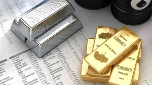 Đà tăng chưa dừng lại, vàng ‘nóng rực’ cuối năm